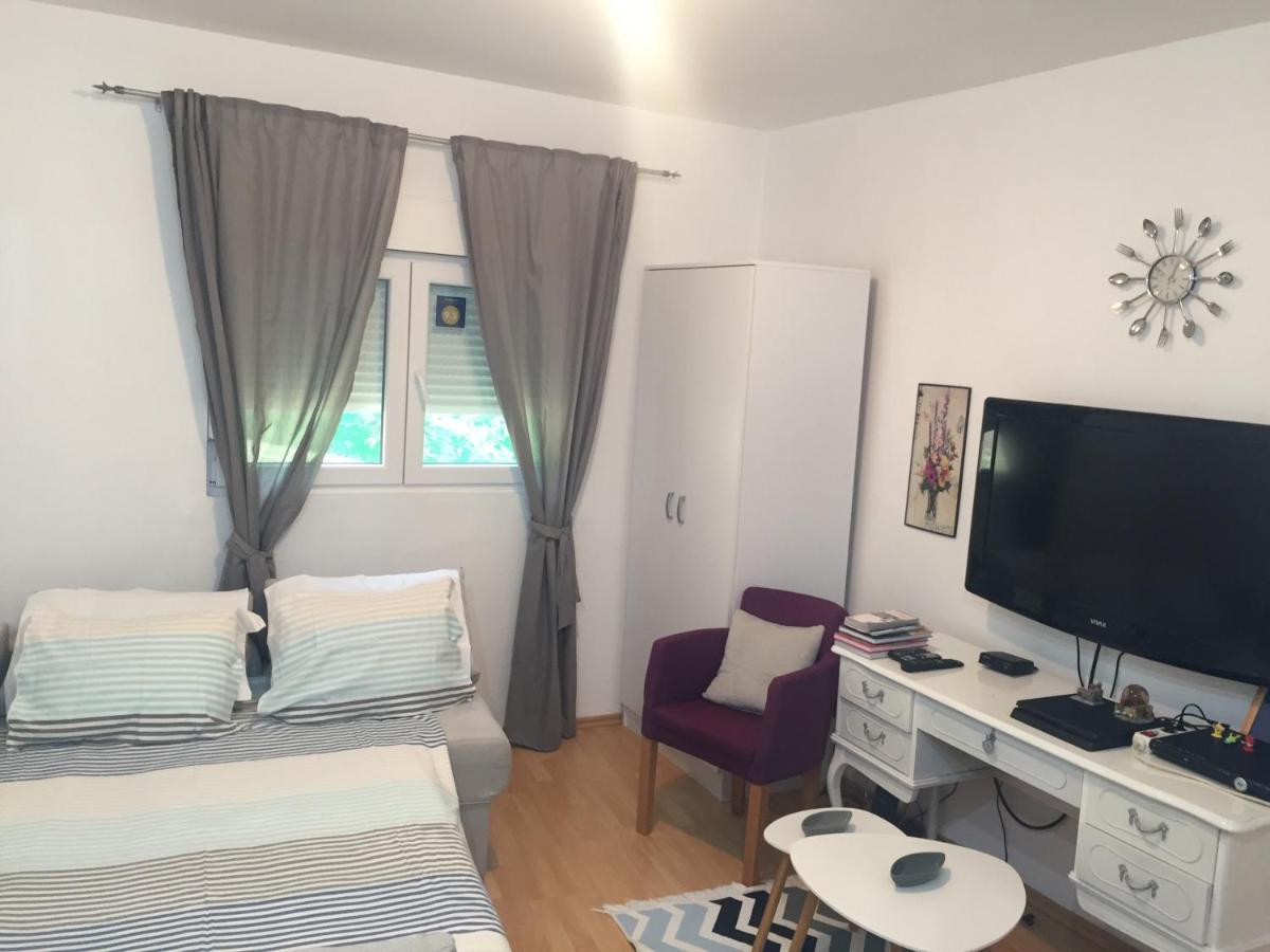 Apartman Lili Cetinje Buitenkant foto